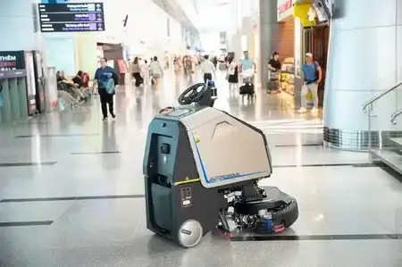 Vaskeroboter Norge | Robotgulvvask for butikker, kjøpesentre og industri uclean scrub 75 terminal flyplass kjopesenter